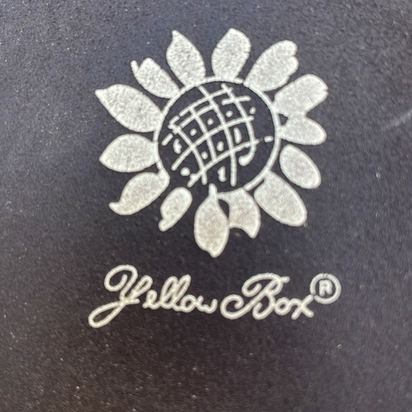 Yellow Box Brown and white Polk Dot Flip Flop Sandals size 9 - Picture 3 of 9